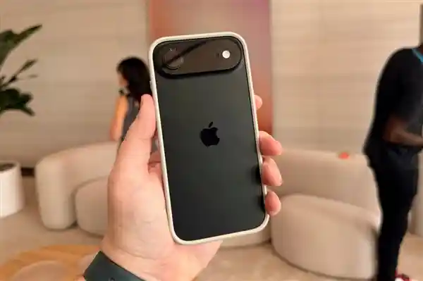 苹果发布划时代新品：iPhone Air引领2025手机新纪元