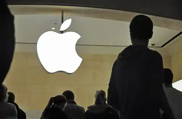 苹果AI再引争议：涉嫌盗用书籍训练模型遭起诉