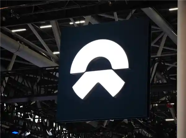 友商狂推蔚来暴雷？高管正面回应：定金可退，真相来了！