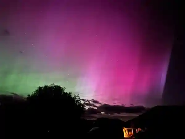 北现极光奇观，地磁暴来袭引关注