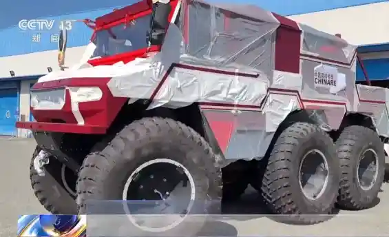 国产THT550首次亮相南极科考，履带牵引车开启极地新篇章