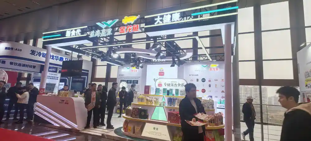 新鲜现炒崛起：餐饮业在变革中打造信任经济与供应链新壁垒