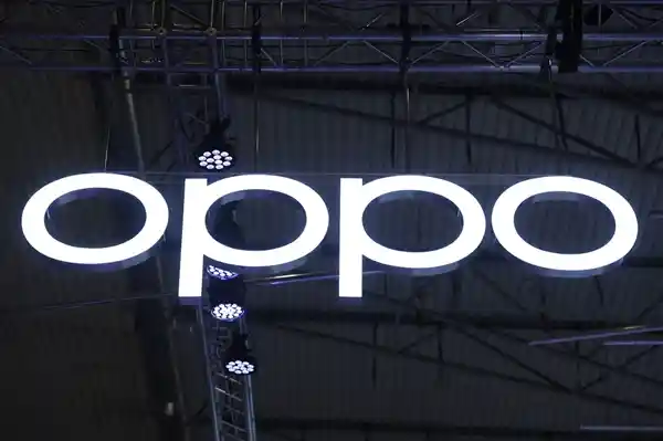 OPPO高管拔牙现场竟成新机爆料角，牙医竟是忠实O粉？