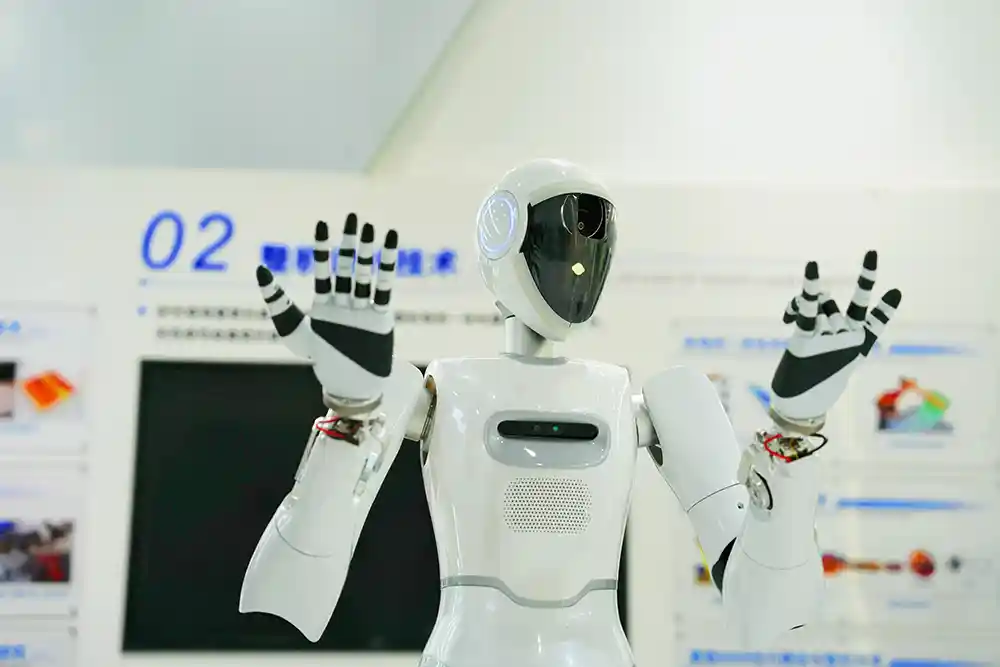 揭秘美的全新人形机器人：整合资源加速研发，誓推短期落地黑科技