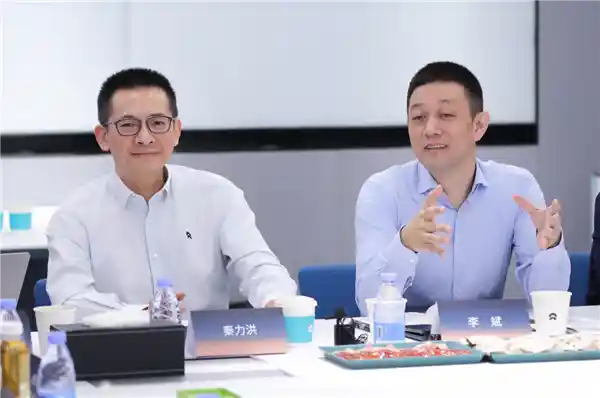 《2025前瞻：蔚来如何破局盈利？李斌深度解读三小时全记录》