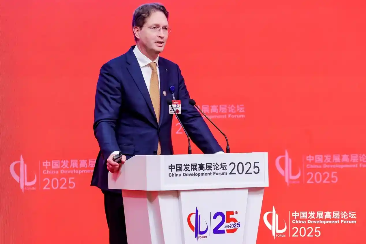 《重塑未来：梅赛德斯-奔驰康林松重磅发声，解锁在华新征程》