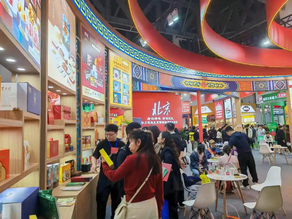舌尖传奇·老字号新潮出击：解锁消费新密码