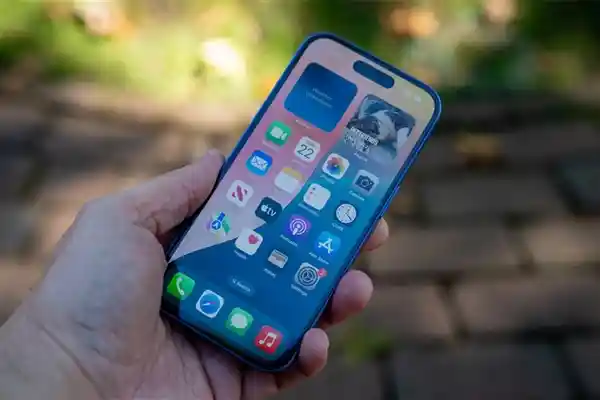 《苹果大动作：iPhone 18系列全系搭载自研基带，高通遗憾告别》