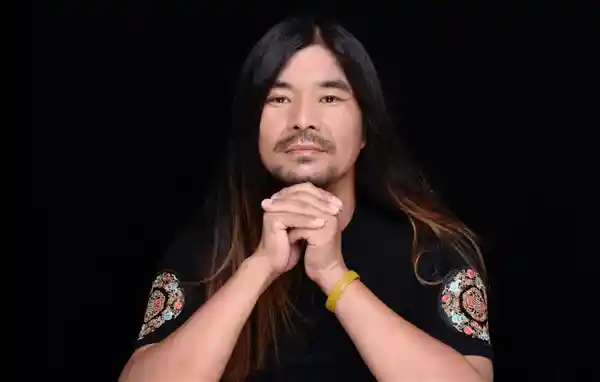 《烤面筋哥》陨落！52岁网红因病去世，他曾是B站百大UP主的传奇