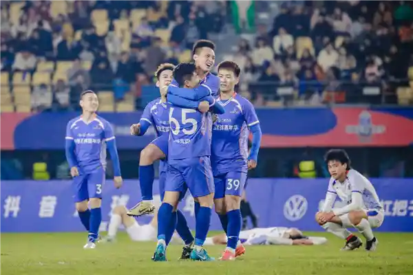 抖音足球嘉年广西站圆满落幕：看球赛、对山歌、吃糍粑，燃爆壮乡热情！