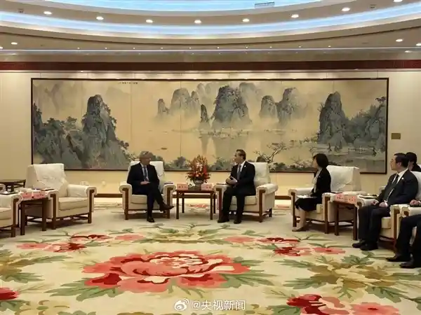 英伟达黄仁勋抵京：中国市场，科技巨头的必争之地！