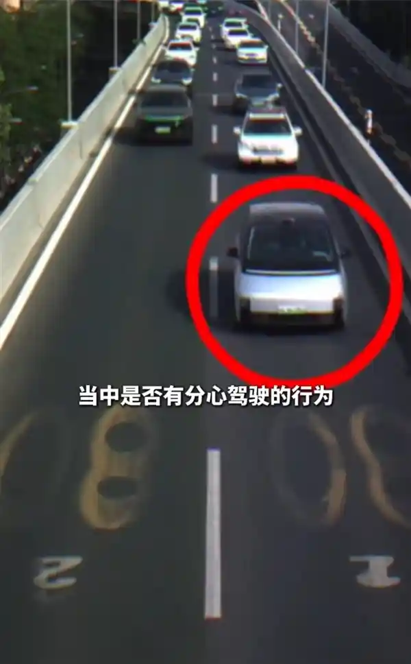 《成都上线龟速车治理神器：慢行必罚，100元+3分没商量！》