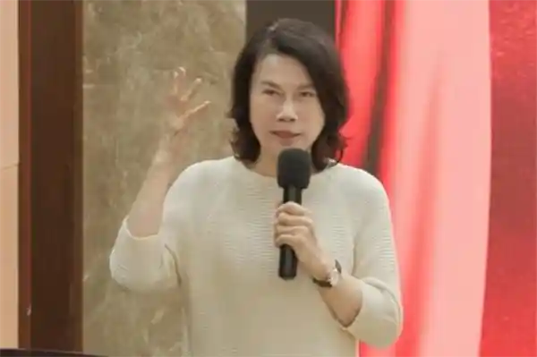 《董明珠海归言论引争议：被指用人观念撞上时光机》