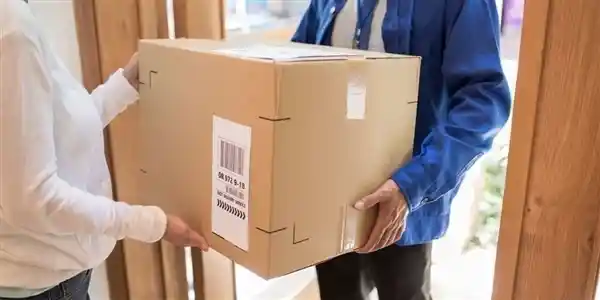中国快递业界强烈抗议：美国取消对中国低价值包裹的免税政策