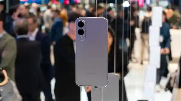 震撼来袭！三星Galaxy S25 Edge骁龙8至尊版发布，全新2K直屏旗舰即将登场！
