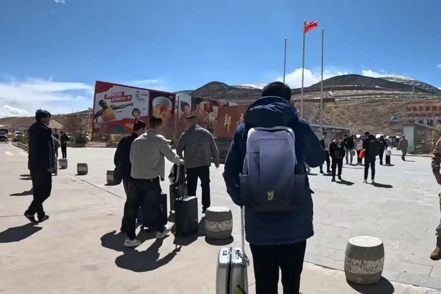 跨越时空的呼唤：为49位重庆籍烈士寻亲