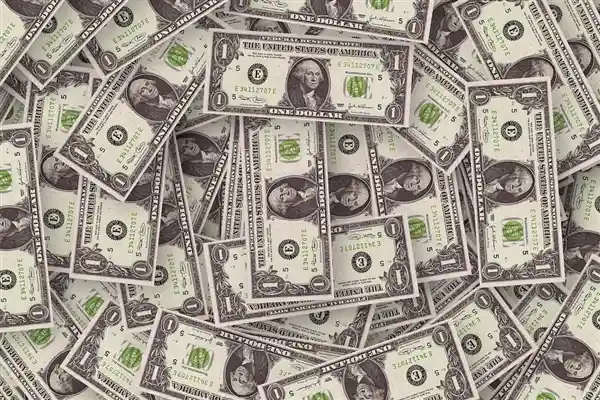 关税风暴袭来：美国科技业或倒退十年，中国能否借此弯道超车？