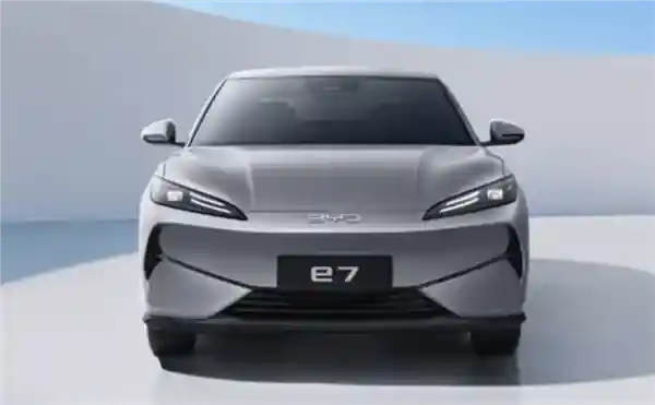 比亚迪e7发布！10万内首款纯电动中型家用轿车，动力强劲！