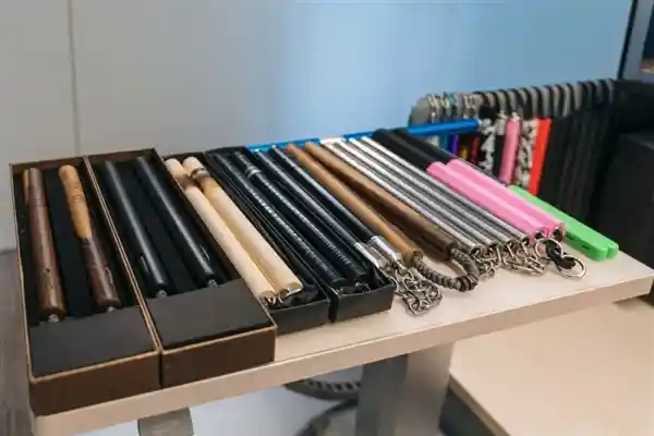 腾讯内部工位大曝光！网友惊呼：奢华拐角设计太抢镜