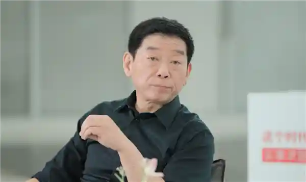 [魏建军怒怼降价10万：质量不保，谁敢买？]