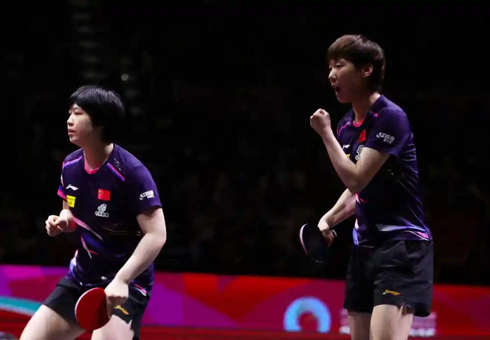 《闪耀乒坛新星梦！王曼昱/蒯曼勇夺世乒赛女双桂冠》