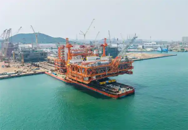 渤海巨无霸！我国最大海上油气平台启航，原油储量突破亿吨大关