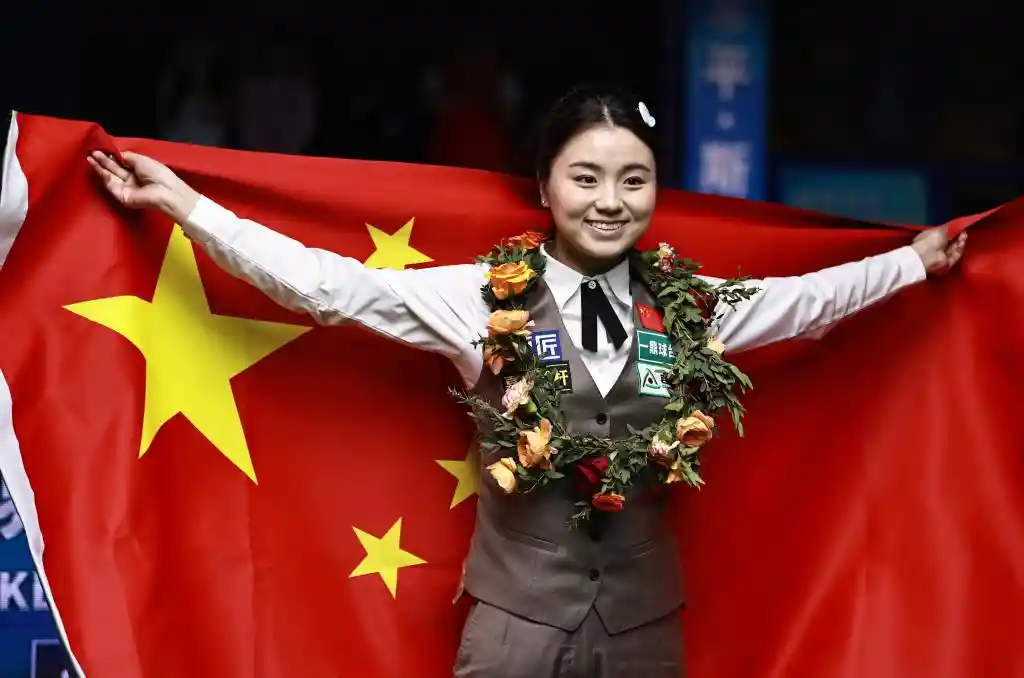 白雨露逆袭登顶！女子斯诺克世锦赛卫冕之战