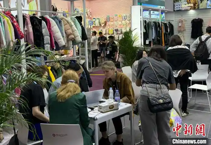 广交会聚焦：中国纺织服装业革新蓝图引领全球新风尚