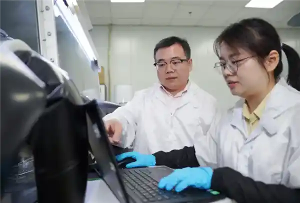 突破极限！我国推出寿命长达18万小时的超稳定钙钛矿LED