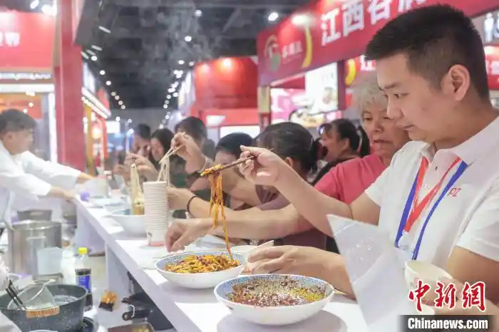 嗦粉爆火！中国多地舌尖顶流强势出圈