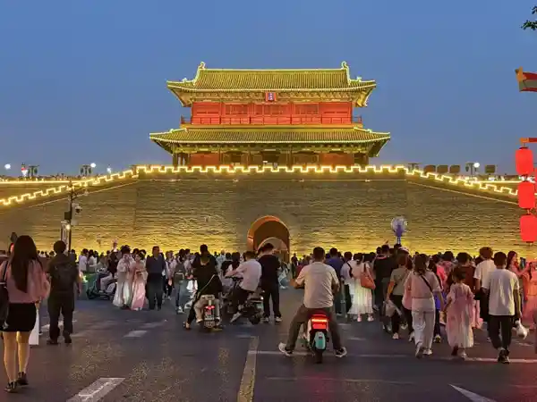 夏日文旅消费热潮掀起 经济复苏显活力