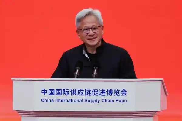 黄仁勋盛赞中国AI：领跑全球创新，引爆人工智能新纪元