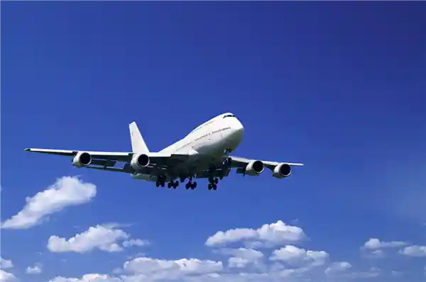 加航空乘大罢工引发全面停飞 航班一夜之间全部取消