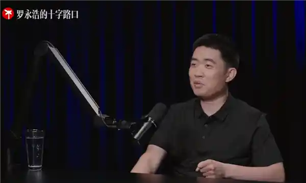 雷军造车前深夜长谈李想：揭秘对特斯拉、比亚迪与华为的深度思考
