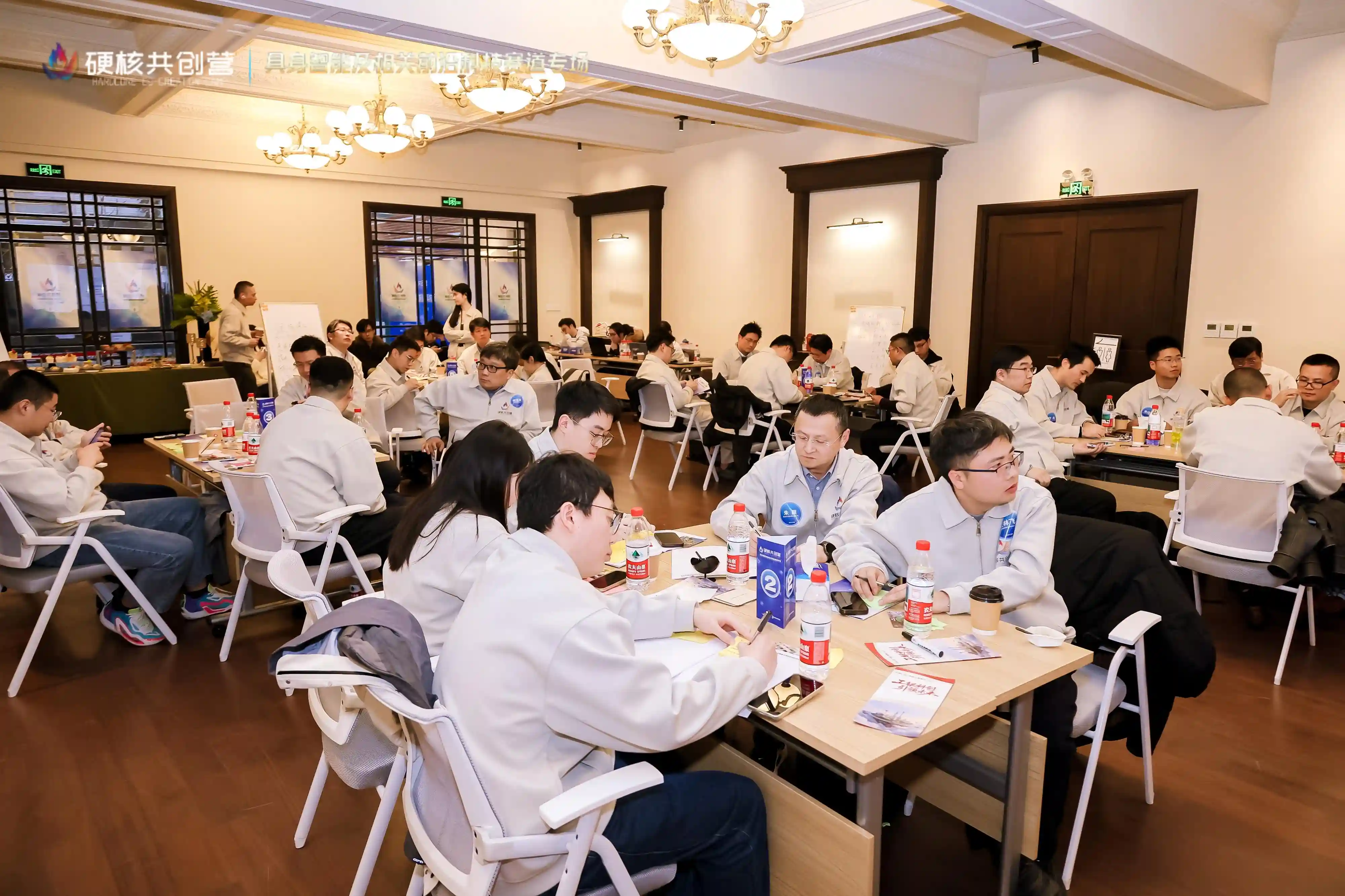 具身智能初现曙光，行业竞逐未来新赛道