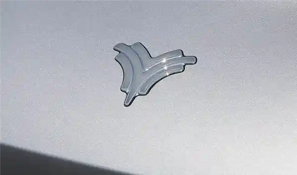 张雪怒怼5亿logo传闻：哪吒LOGO只花600元，嘲讽式回应引爆全网